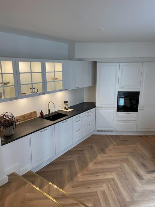 Nyrenoveret Charmerende Lejlighed I Odense C! Apartment Ngoại thất bức ảnh