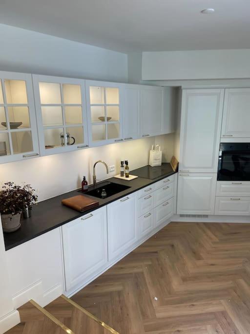 Nyrenoveret Charmerende Lejlighed I Odense C! Apartment Ngoại thất bức ảnh