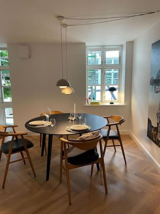 Nyrenoveret Charmerende Lejlighed I Odense C! Apartment Ngoại thất bức ảnh