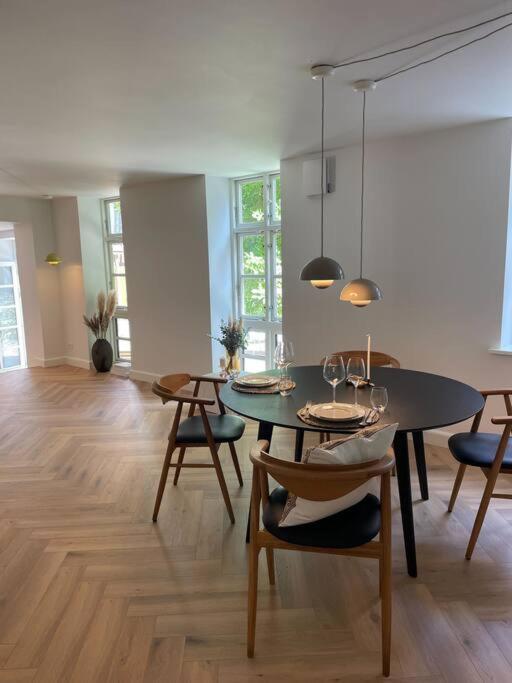 Nyrenoveret Charmerende Lejlighed I Odense C! Apartment Ngoại thất bức ảnh